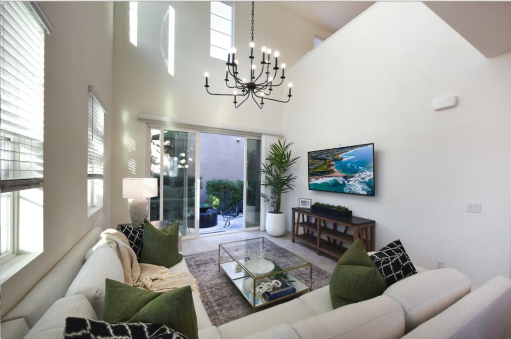 MLS #OC25229377 image #0