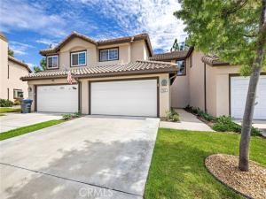 MLS #OC25229835 image #0