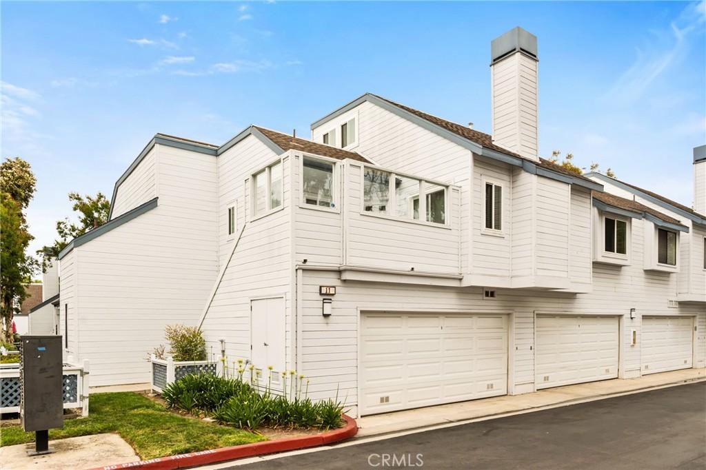 MLS #OC25230163 image #0