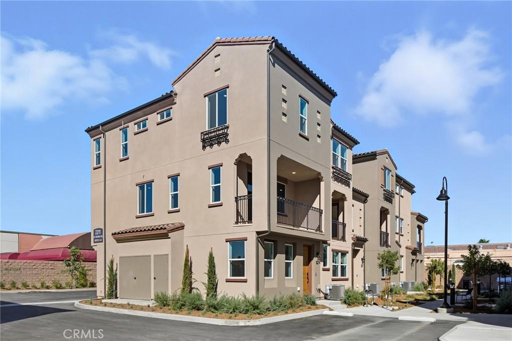 MLS #OC25230251 image #0