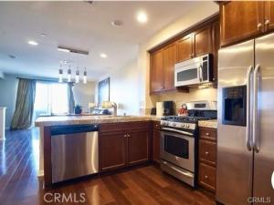 MLS #OC25230292 image #0