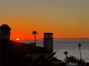 MLS #OC25230302 image #0