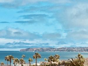 MLS #OC25230302 image #0