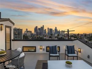 MLS #OC25230303 image #0