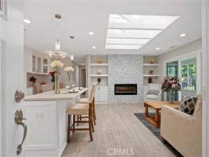 MLS #OC25230449 image #0