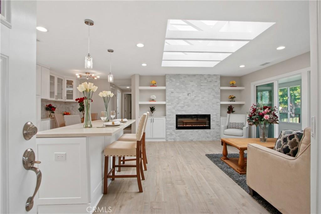 MLS #OC25230449 image #0