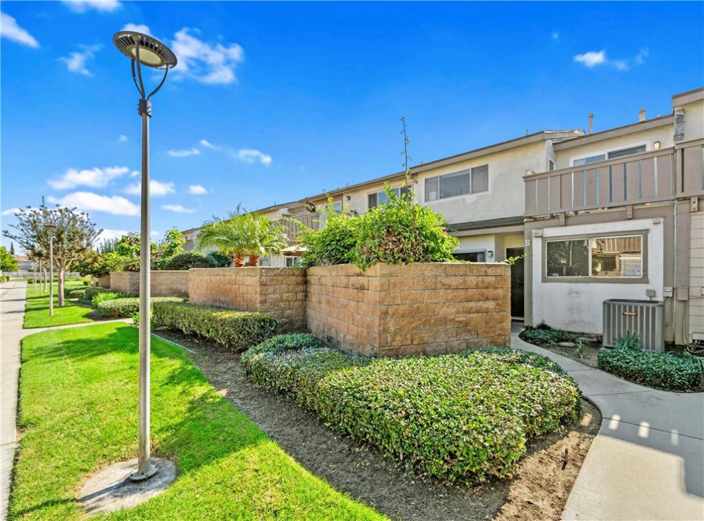 MLS #OC25230457 image #0