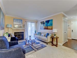 MLS #OC25231045 image #0