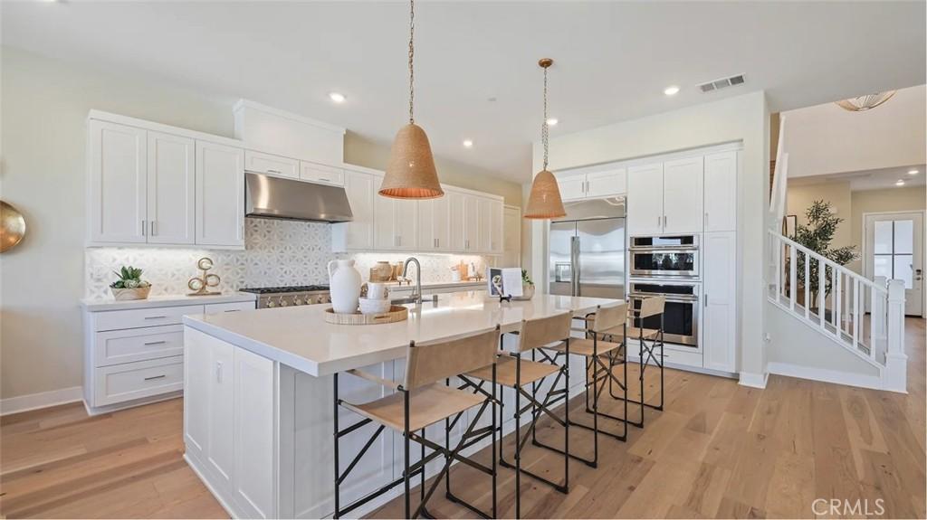 MLS #OC25231051 image #0