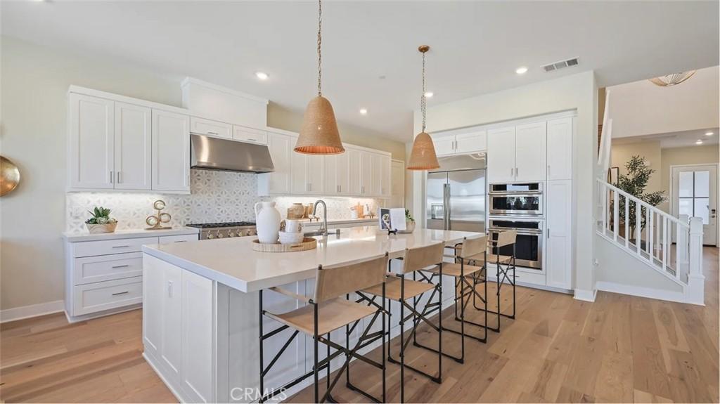 MLS #OC25231051 image #0