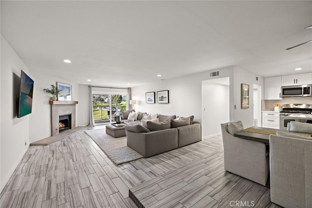 MLS #OC25231725 image #0