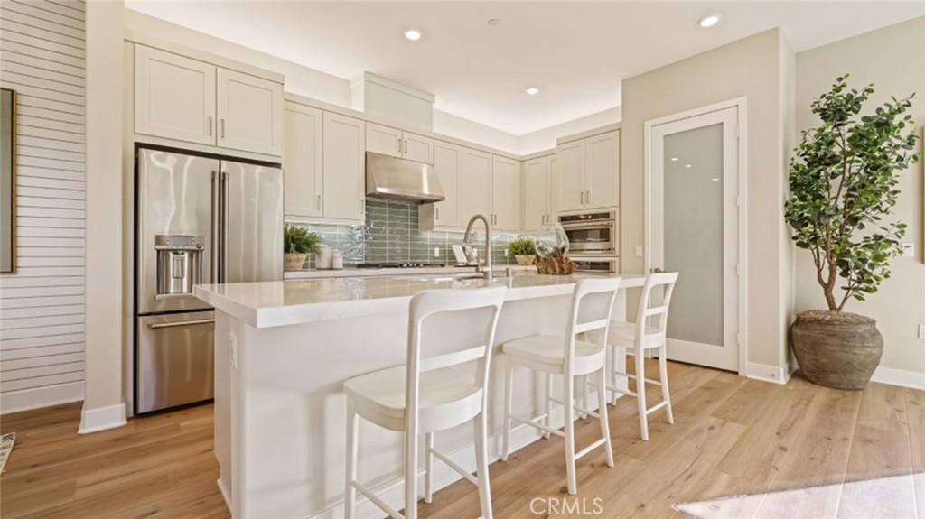 MLS #OC25231729 image #0