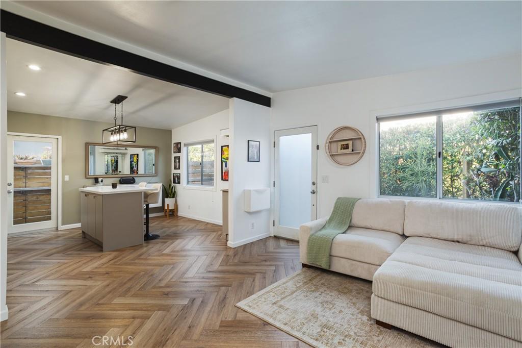 MLS #OC25232022 image #0