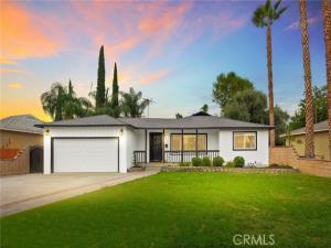 MLS #OC25232776 image #0