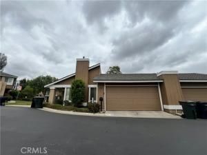 MLS #OC25233071 image #0