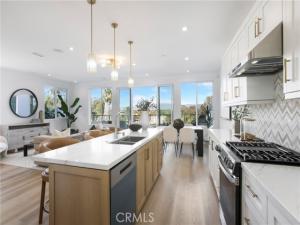 MLS #OC25233088 image #0