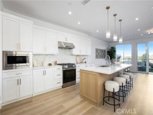 MLS #OC25233090 image #0