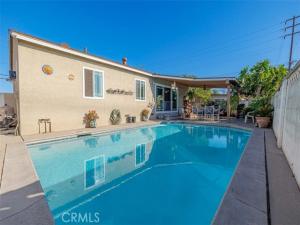 MLS #OC25233704 image #0