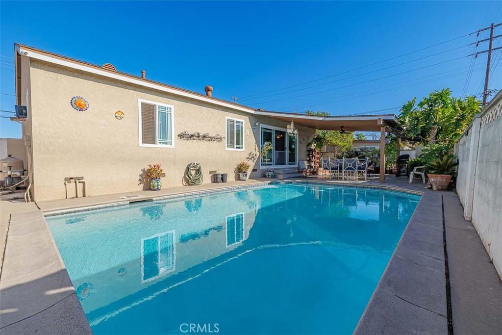 MLS #OC25233704 image #0