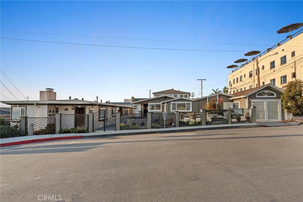 MLS #OC25233819 image #0