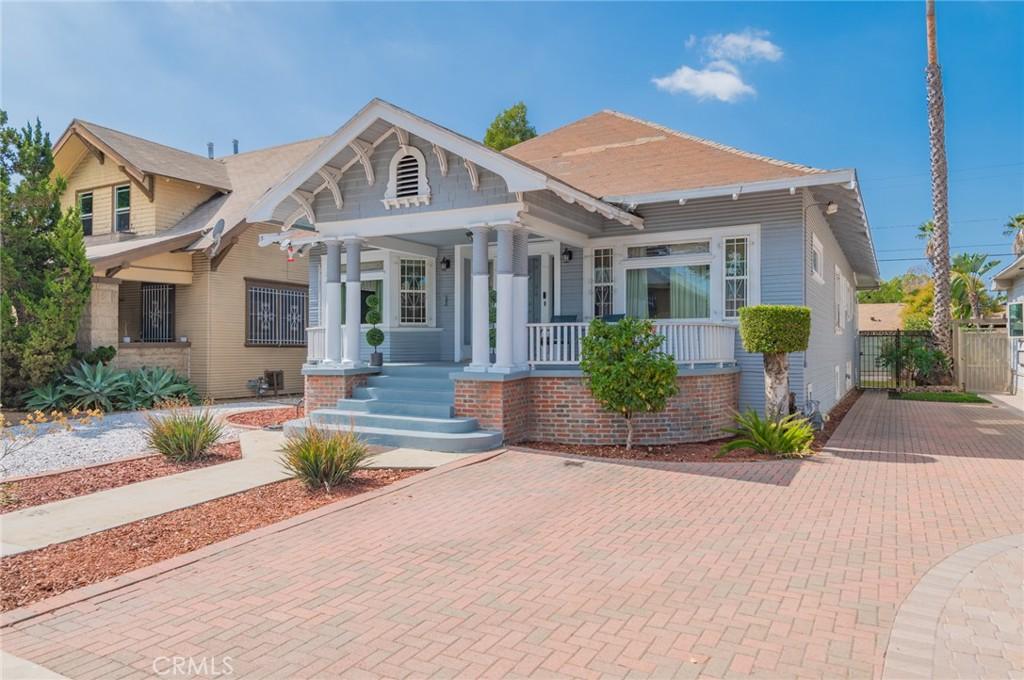 MLS #OC25233977 image #0