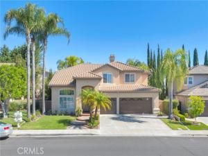 MLS #OC25234002 image #0