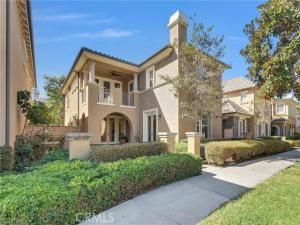 MLS #OC25234140 image #0