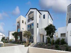 MLS #OC25234270 image #0