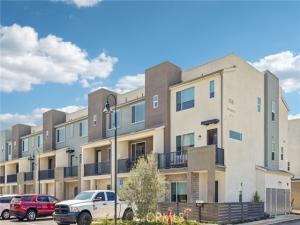 MLS #OC25234713 image #0