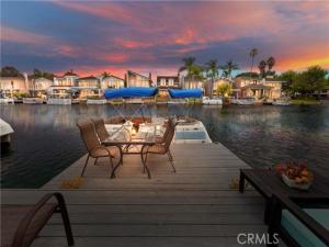 MLS #OC25234819 image #0