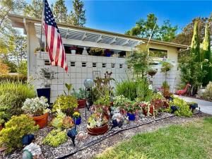 MLS #OC25234833 image #0