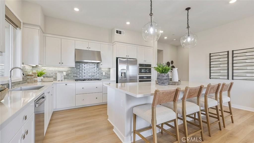 MLS #OC25235235 image #0