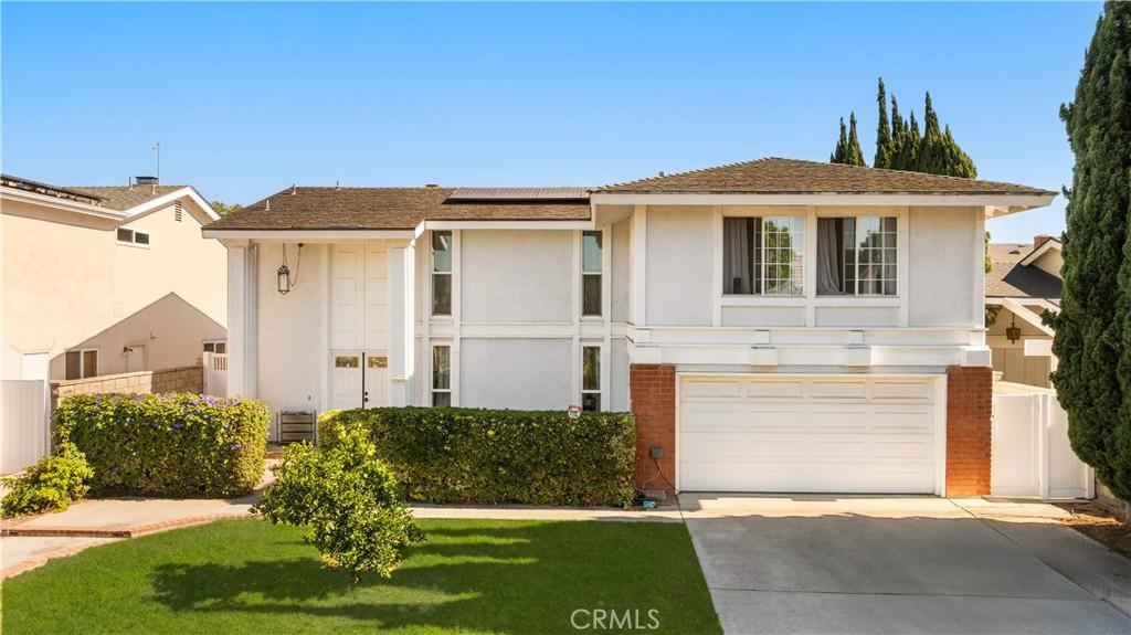 MLS #OC25235388 image #0