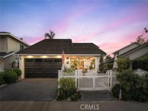 MLS #OC25235390 image #0