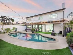 MLS #OC25235397 image #0