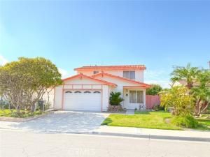 MLS #OC25235436 image #0