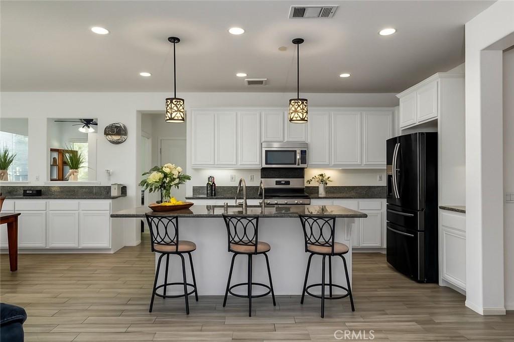 MLS #OC25235700 image #0