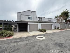 MLS #OC25235778 image #0