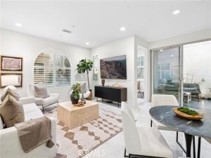 MLS #OC25236187 image #0