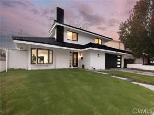 MLS #OC25236294 image #0