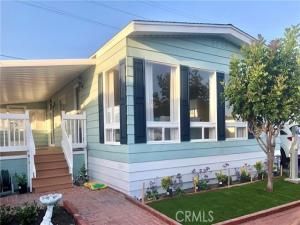 MLS #OC25236351 image #0