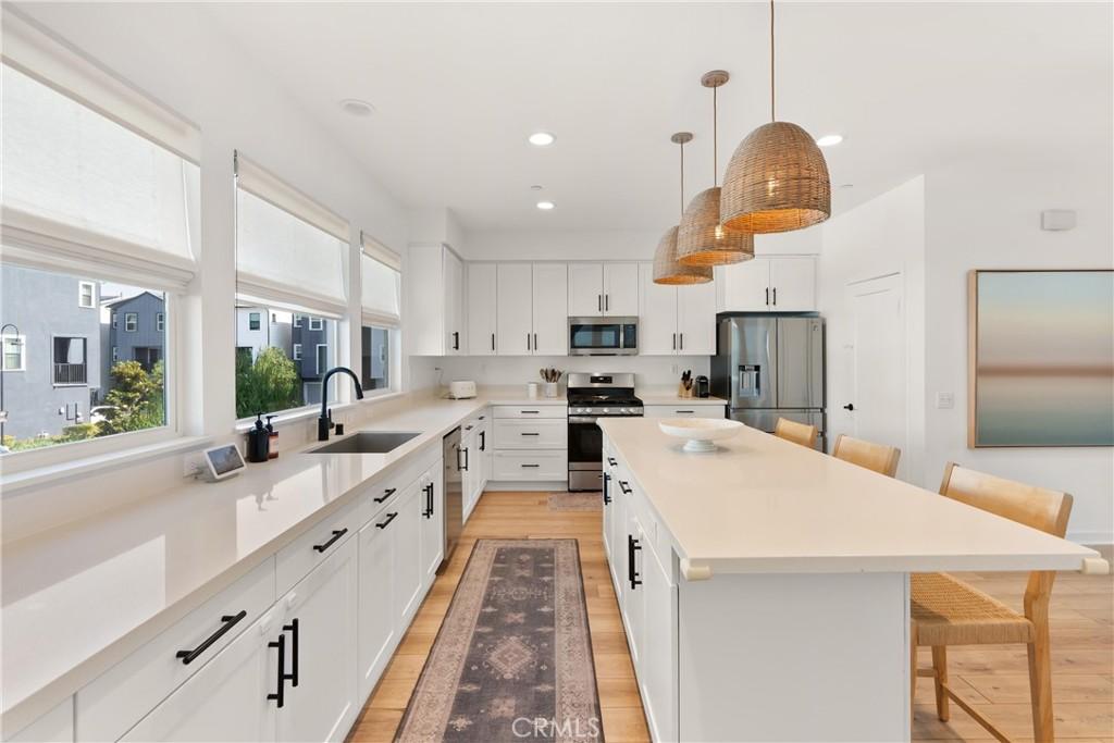 MLS #OC25236752 image #0