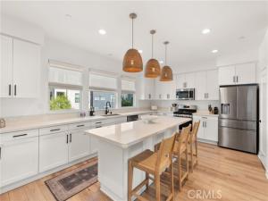 MLS #OC25236752 image #0