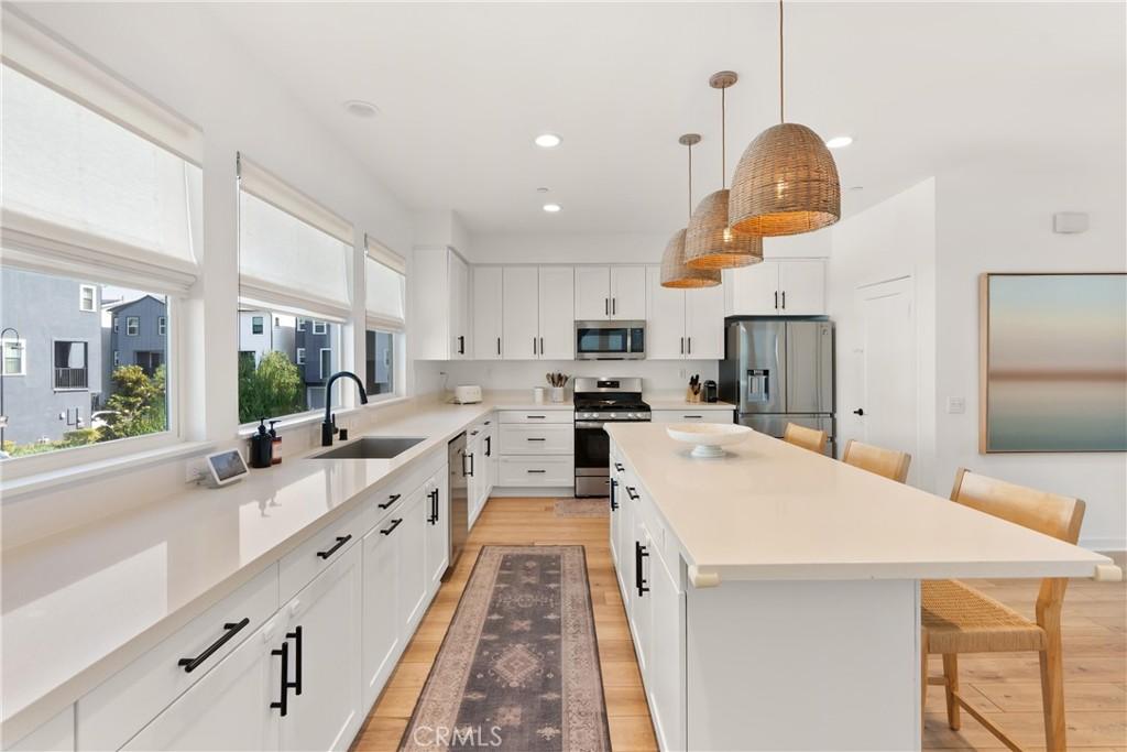 MLS #OC25236752 image #0