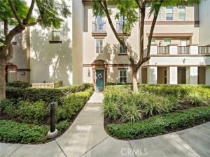 MLS #OC25237059 image #0