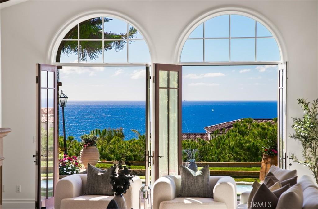 MLS #OC25237309 image #0