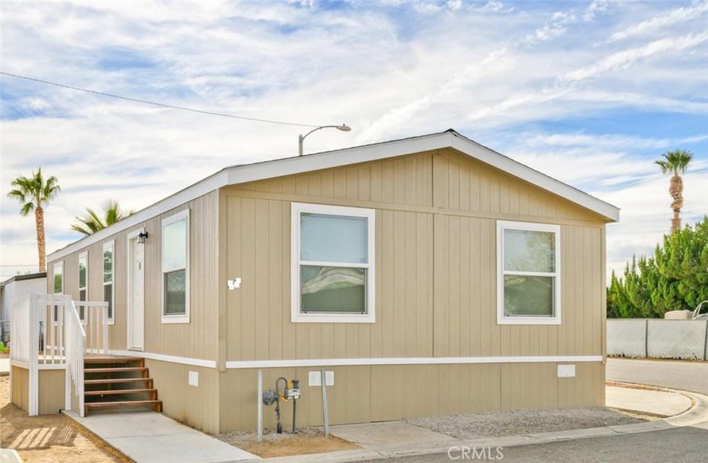 MLS #OC25237350 image #0