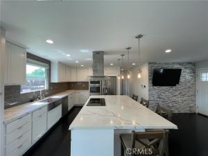 MLS #OC25237431 image #0