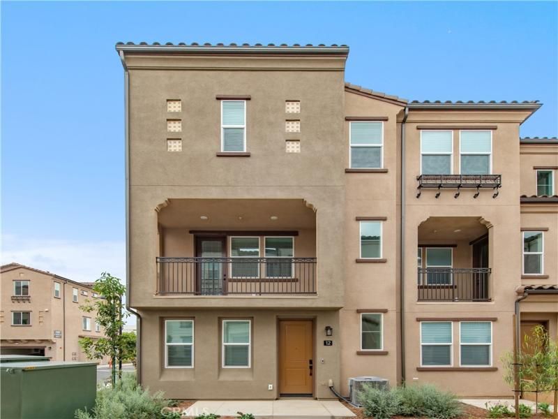 MLS #OC25237557 image #0