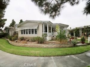 MLS #OC25237637 image #0